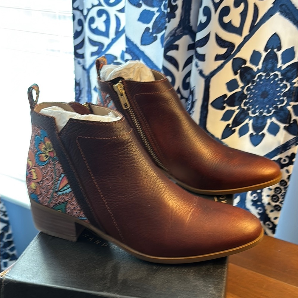 BRAND NEW Inkkas Brown Leather Ankle Boots